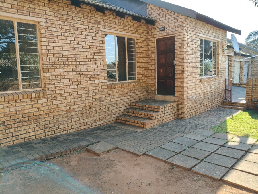 To Let 3 Bedroom Property for Rent in Cashan North West